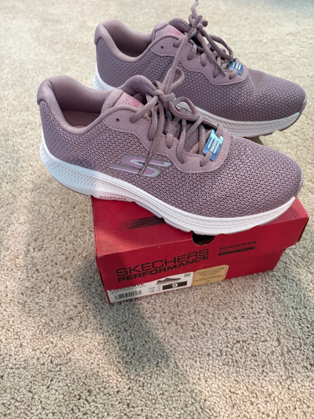 Skechers tennis shoes